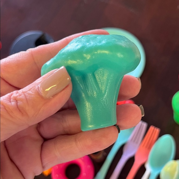 Vintage play food. 1998 McDonald’s salad dressing Vintage serving tray - Picture 7 of 9